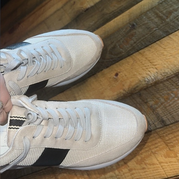 ShuShop Serafina Sneaker - Picture 4 of 4